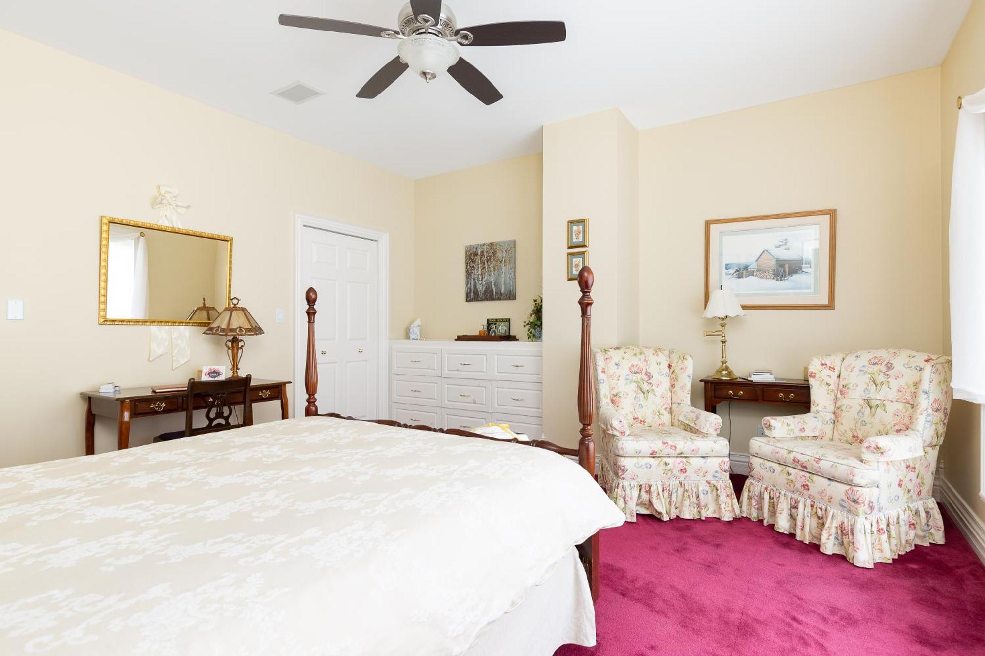Greystone On Golden Lake Deacon Room photo